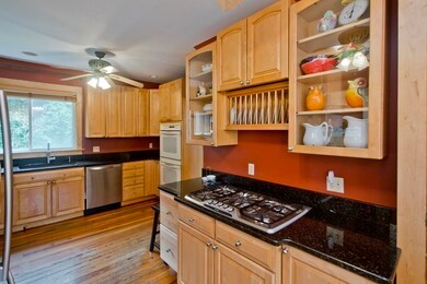7 Pleasant St, Shelburne Falls, MA 01370 - photo 6