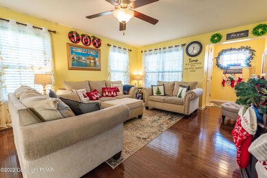 892 S Fork Dr, Easton, PA 18040 - photo 4