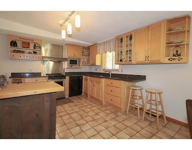 15 Charles St, Georgetown, MA 01833 - photo 5