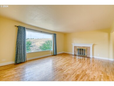 823 NW 5th St, Pendleton, OR 97801 - photo 6