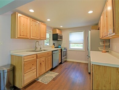 945 Dugway Rd, Richmond, VT 05477 - photo 3