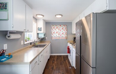 Danielle Strome 40 SE Craven-5