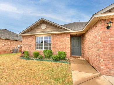 9632 Eli Dr, Moore, OK 73160 - photo 4