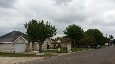 913 N Canna St, Pharr, TX 78577 - photo 7