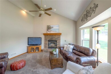 308 W Sierra Dr, Raymore, MO 64083 - photo 5