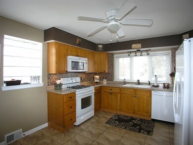 unlisted-address, Westchester, IL 60154 - photo 7