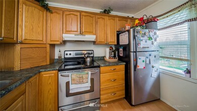 213 105th St SW, Everett, WA 98204 - photo 4