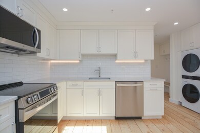 9 State St unit 7, Marblehead, MA 01945 - photo 3