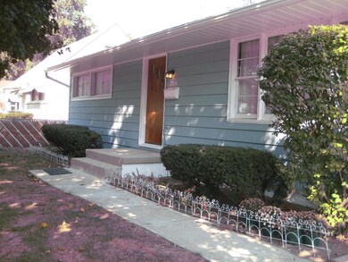 GREAT CURB APPLEAL