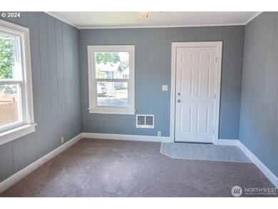 3053 Garfield St, Longview, WA 98632 - photo 4