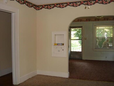 1163 W Hovey 013