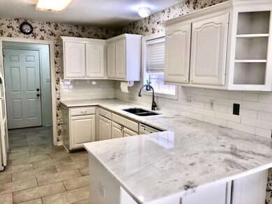 5804 Hollybrook Dr, Tyler, TX 75703 - photo 5