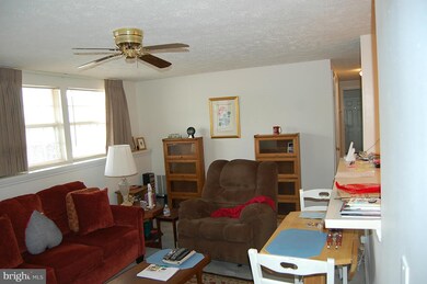 17060 Capri Ln unit D101, Dumfries, VA 22026 - photo 6