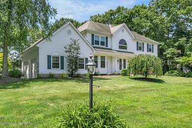 2424 Orchard Crest Blvd-large-002-032-4M