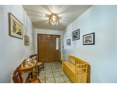 3431 SW Redmond Hill Rd, McMinnville, OR 97128 - photo 3