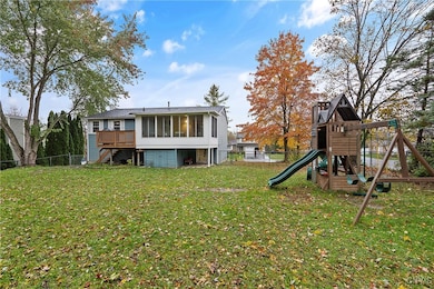 201 Woodmont Dr, Camillus, NY 13031 - photo 3