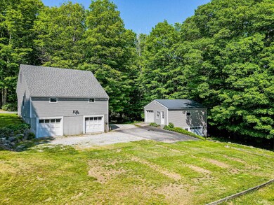 5 Garage Bays, Multiple Workshop or Office/Storage