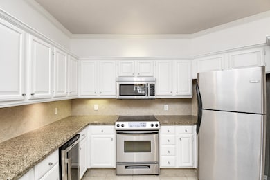 The Renaissance at River Oaks unit B213, Houston, TX 77019 - photo 6