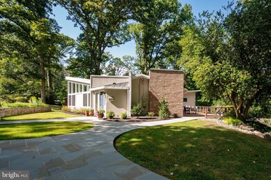 2002 Bedford Ln, Alexandria, VA 22307 - photo 4