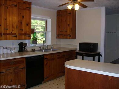 1318 Spanish Dr, Asheboro, NC 27205 - photo 6