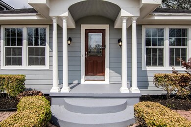 614 W Lang St, Alvin, TX 77511 - photo 3