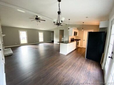 605 Missenburg Ct, Fayetteville, NC 28314 - photo 4