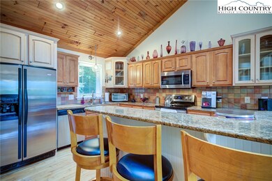 654 the Glens Blvd unit B, Banner Elk, NC 28604 - photo 4