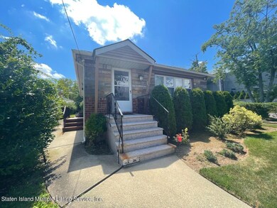 262-04 60th Ave, Little Neck, NY 11362 - photo 3