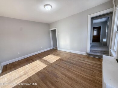 1515 Myrtle St, Scranton, PA 18510 - photo 5