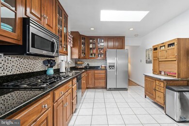 3404 Sundown Farms Way, Olney, MD 20832 - photo 5