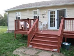 Well kept spacious deck