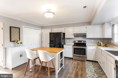 877 Waterford Dr, Frederick, MD 21702 - photo 4