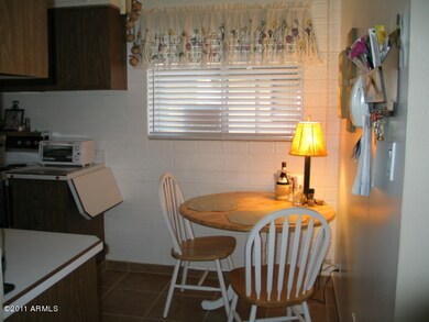BREAKFAST NOOK