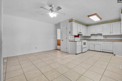 1014 Meadow Dr, Lugoff, SC 29078 - photo 5