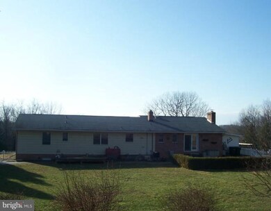 6997 Beachmont Dr, Sykesville, MD 21784 - photo 4