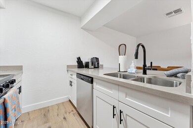 2739 E Tamarisk Ave unit 3, Phoenix, AZ 85040 - photo 7