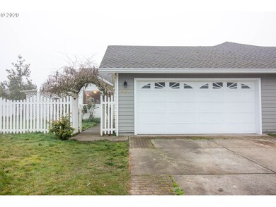 304 Jade St, Sutherlin, OR 97479 - photo 4