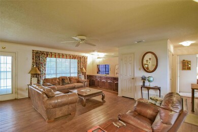 4511 Cimmaron Trail, Granbury, TX 76049 - photo 7