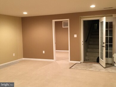 42234 Oasis Ct unit BASEMENT, Chantilly, VA 20152 - photo 5