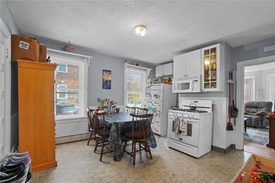 75 Chestnut Ave, Cranston, RI 02910 - photo 4