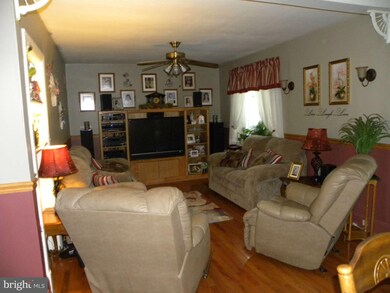 6228 Walnut Ave, Sykesville, MD 21784 - photo 4