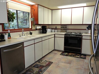 1179 Arcadia Dr, Roseburg, OR 97471 - photo 7