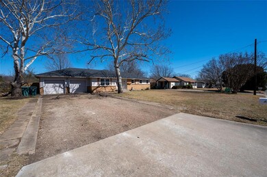 1705 E Peyton St, Sherman, TX 75090 - photo 2