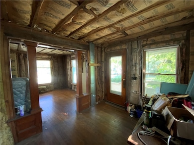 A grand entry and a functional space for every day living