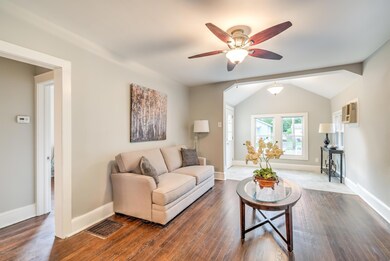 006_LIVING ROOM