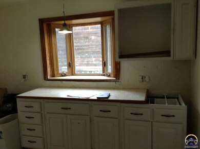 1640 SW Burnett Rd, Topeka, KS 66604 - photo 4