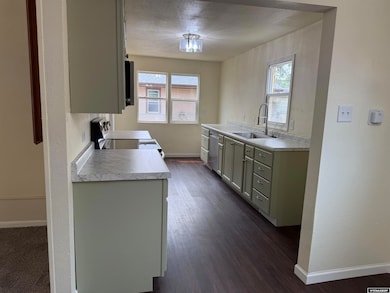 814 S Washington St, Casper, WY 82601 - photo 4