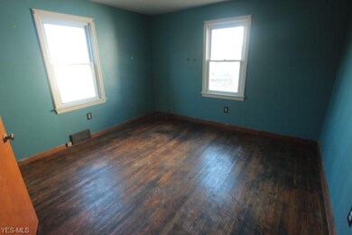 59 W Lewis St, Struthers, OH 44471 - photo 7