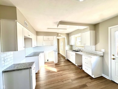 4233 E 900 N, Greenfield, IN 46140 - photo 7