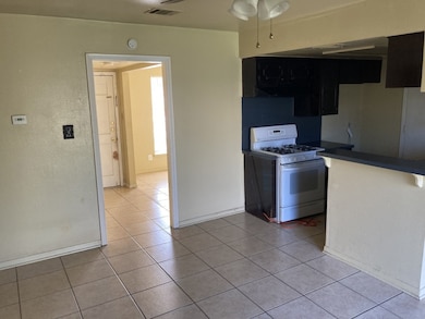 8618 Iron Liege Ct, Houston, TX 77088 - photo 6